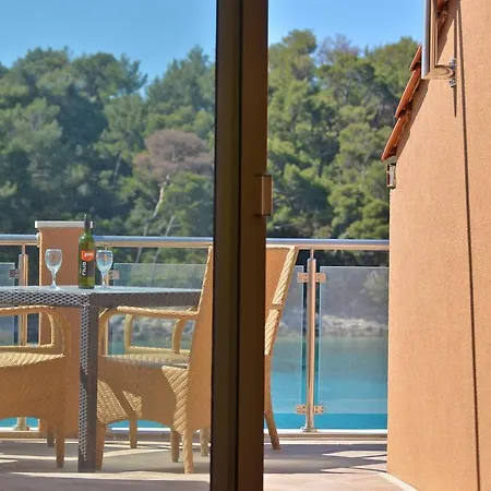 Riva1 And Guest house